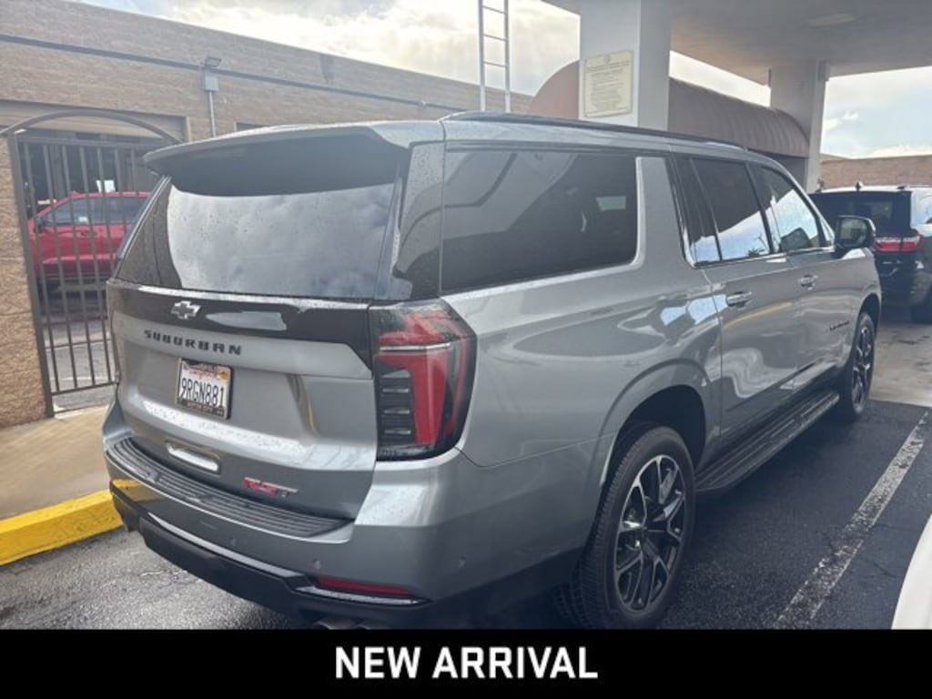 Used 2025 Chevrolet Suburban RST SUV
