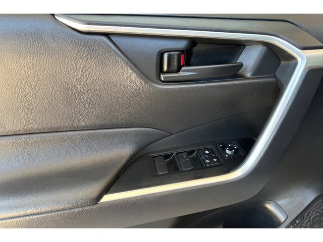 2025 Toyota RAV4 LE - Photo 11