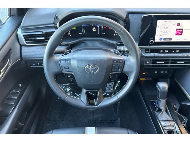 2025 Toyota Camry SE - Photo 15