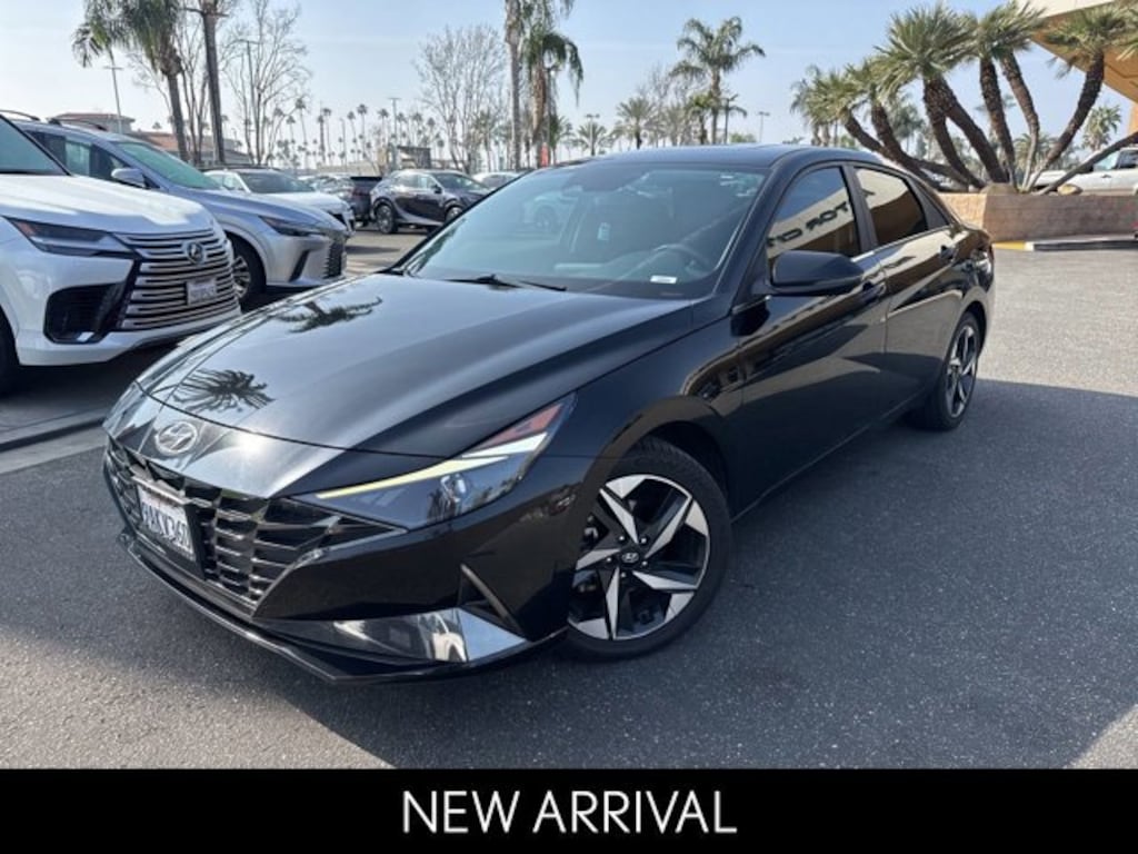 Used 2022 Hyundai Elantra SEL Sedan