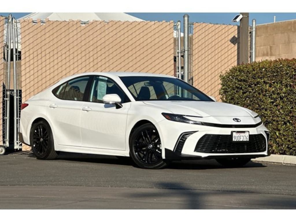 Used 2025 Toyota Camry SE Sedan