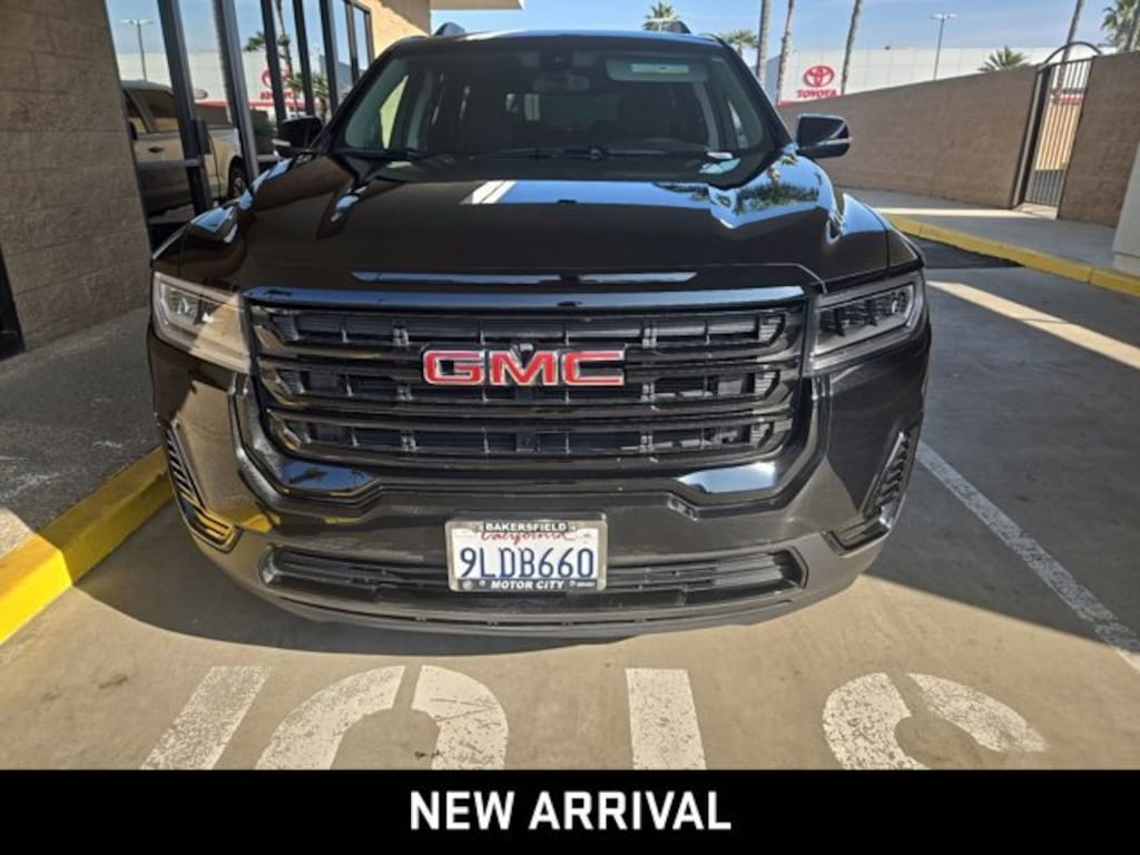 Used 2023 GMC Acadia SLE SUV