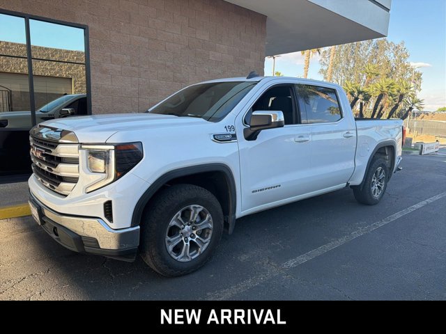 2022 GMC Sierra 4WD Crew Cab Short Box SLE's photo