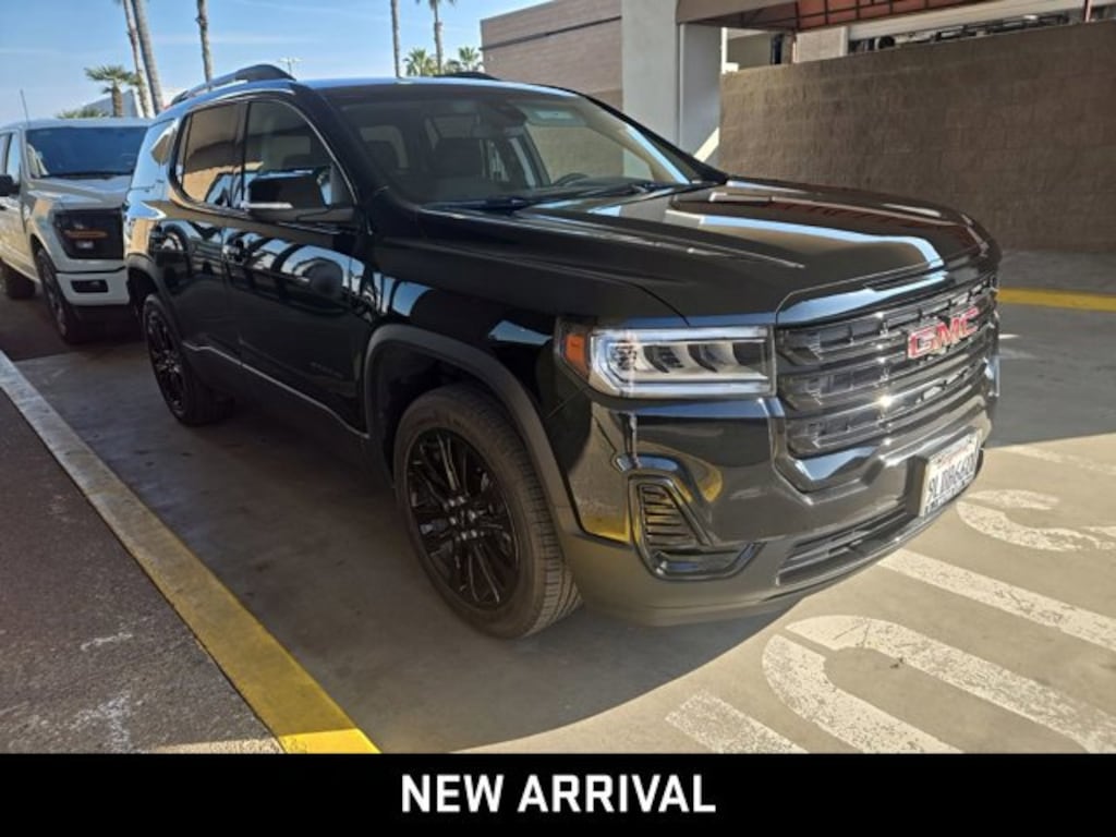 Used 2023 GMC Acadia SLE SUV