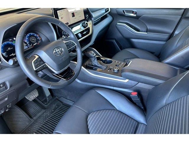 2025 Toyota Highlander XSE - Photo 10