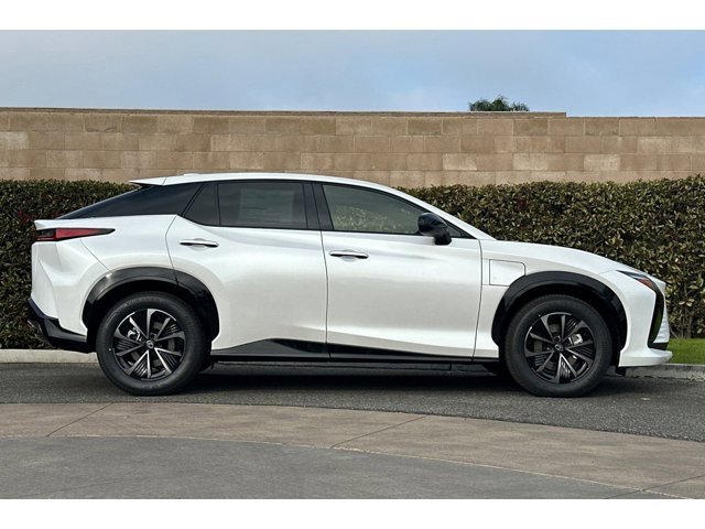 2026 Lexus RZ 450e photo 3