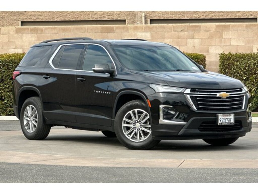 Used 2023 Chevrolet Traverse LT Cloth SUV