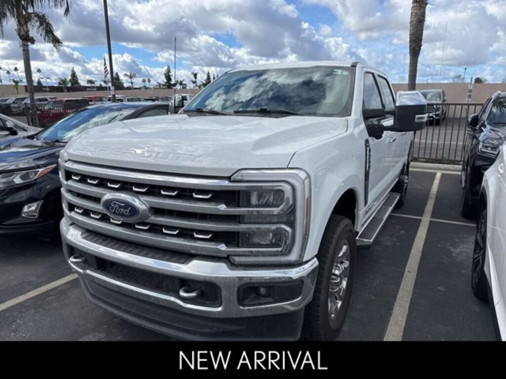 Used 2024 Ford Super Duty F-250 SRW LARIAT Truck Crew Cab