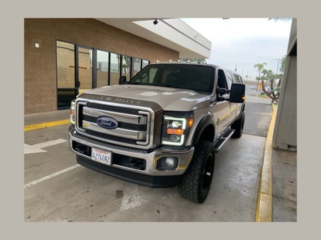 Used 2016 Ford Super Duty F-250 SRW Lariat Truck Crew Cab