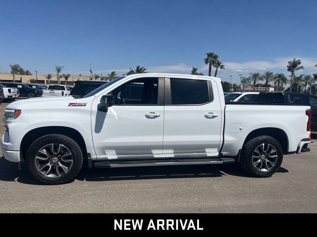 2022 Chevrolet Silverado 1500 RST photo 2