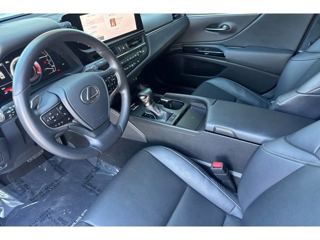 2025 Lexus ES 350 - Photo 10