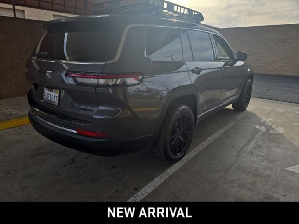 Used 2022 Jeep Grand Cherokee L Laredo SUV