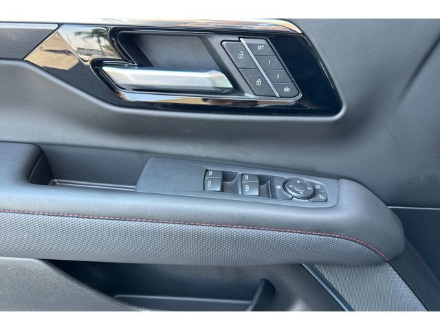 2026 Chevrolet Suburban RST - Photo 11