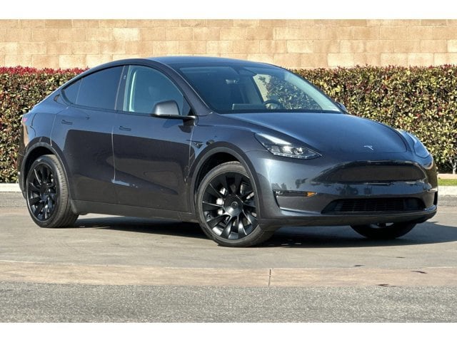 Used 2025 Tesla Model Y Long Range with VIN 7SAYGDEE7SF308185 for sale in Bakersfield, CA