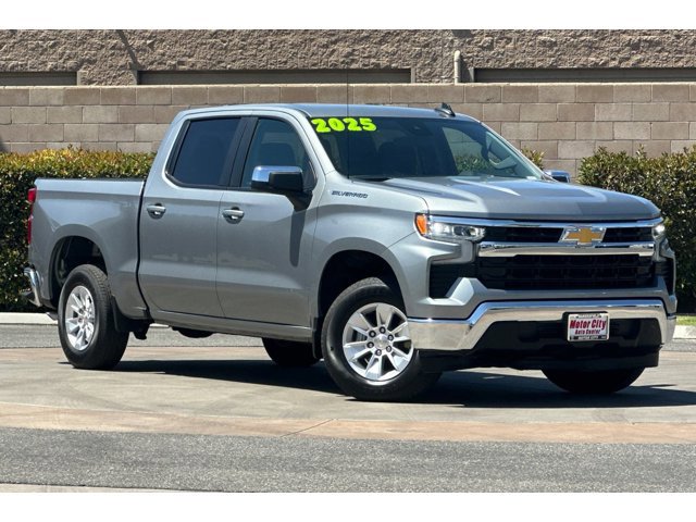 2025 Chevrolet Silverado 1500 LT photo 2