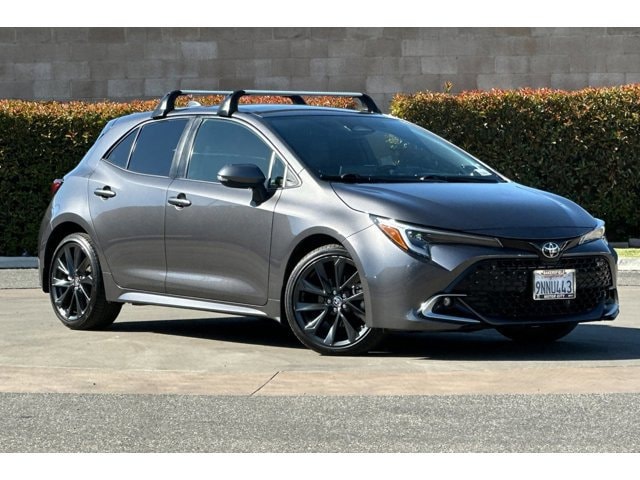 2025 Toyota Corolla Hatchback XSE - Photo 2