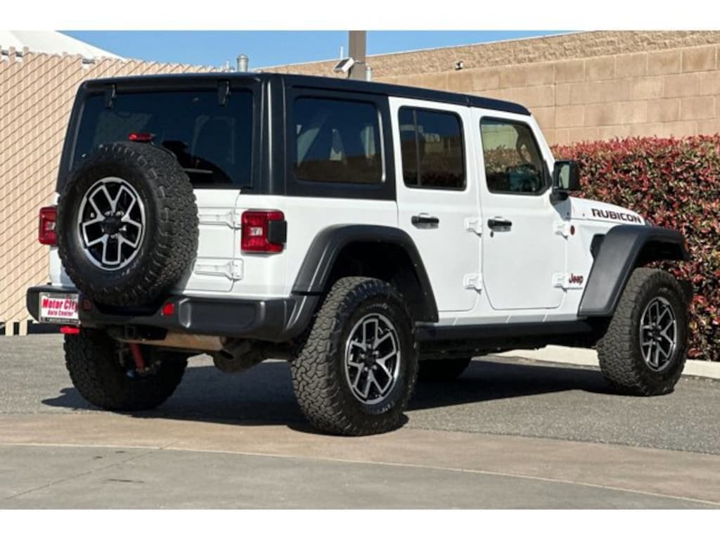 Used 2025 Jeep Wrangler Rubicon SUV
