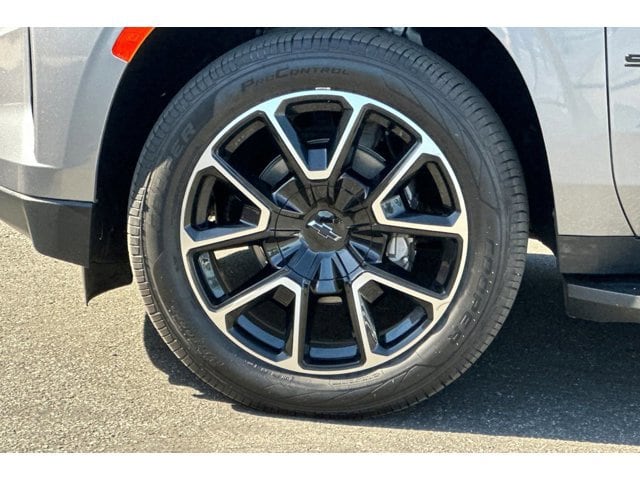 2022 Chevrolet Suburban RST - Photo 29