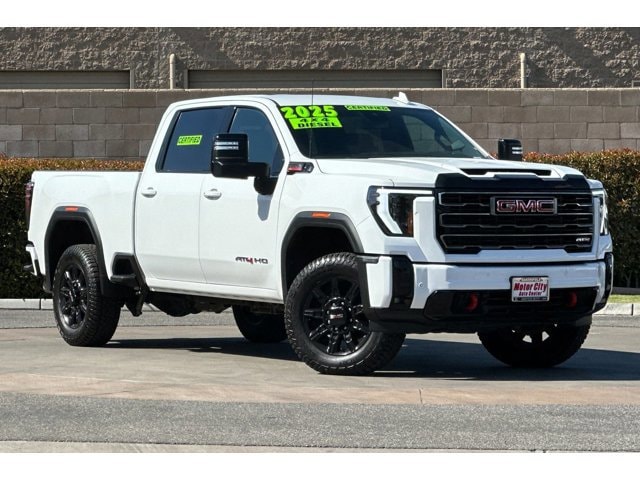 2025 GMC Sierra 2500HD AT4 - Photo 2