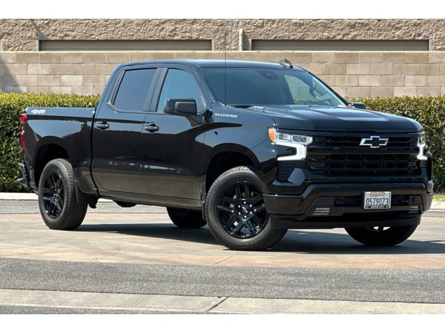 2024 Chevrolet Silverado 1500 RST photo 2