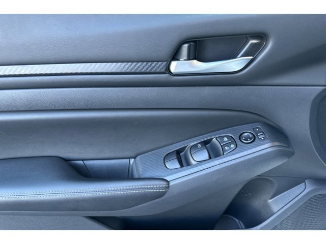 2025 Nissan Altima SV - Photo 11