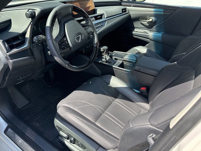 2020 Lexus ES 350 Luxury photo 3