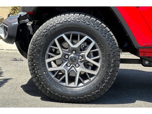 2025 Jeep Wrangler 4-Door Sahara - Photo 26
