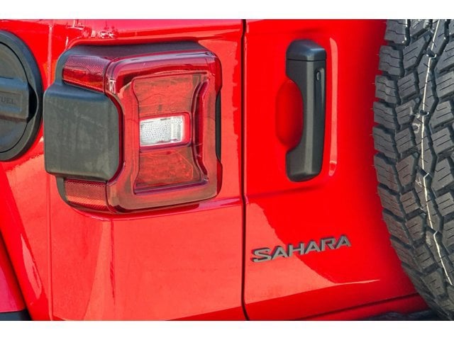 2025 Jeep Wrangler 4-Door Sahara - Photo 27