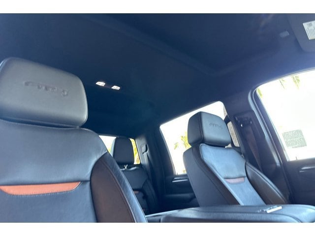 2025 GMC Sierra 2500HD AT4 - Photo 17