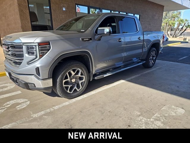 2023 GMC Sierra 4WD Crew Cab Short Box SLT's photo