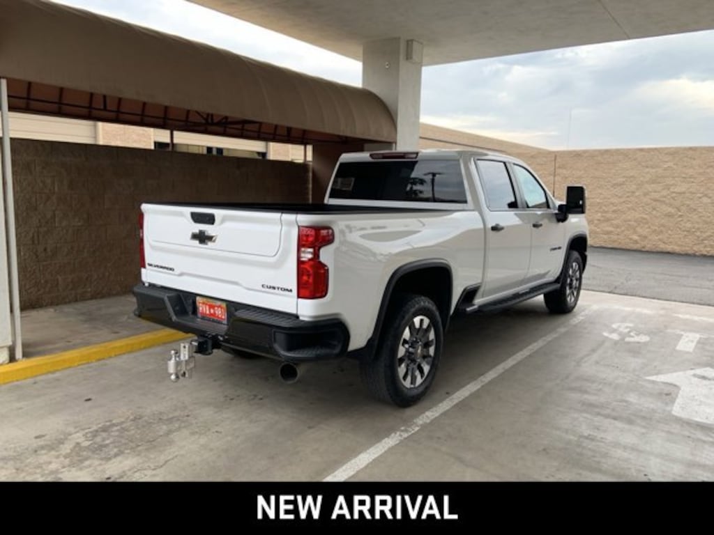 Used 2024 Chevrolet Silverado 2500HD Custom Truck Crew Cab