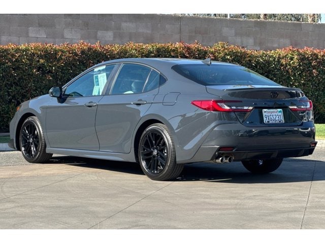 2026 Toyota Camry SE - Photo 6