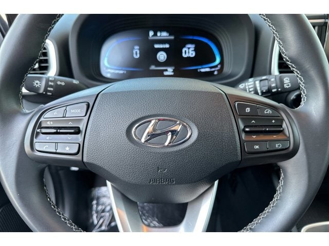 2025 Hyundai Venue SEL - Photo 23