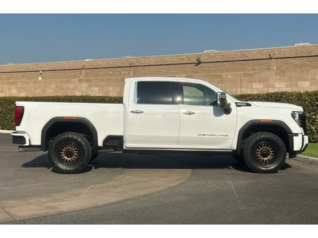 Used 2025 GMC Sierra 2500HD Denali Ultimate Truck Crew Cab