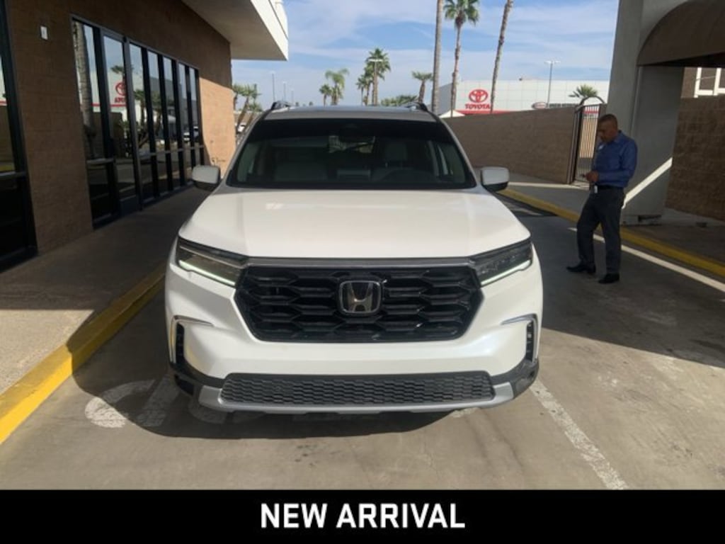 Used 2025 Honda Pilot Touring SUV