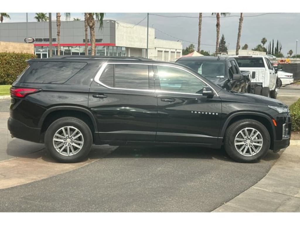 Used 2023 Chevrolet Traverse LT Cloth SUV