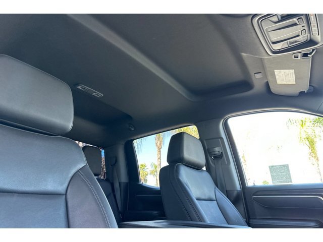 2025 GMC Sierra 1500 SLT - Photo 17