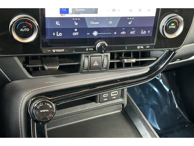 2025 Lexus NX 250 - Photo 21