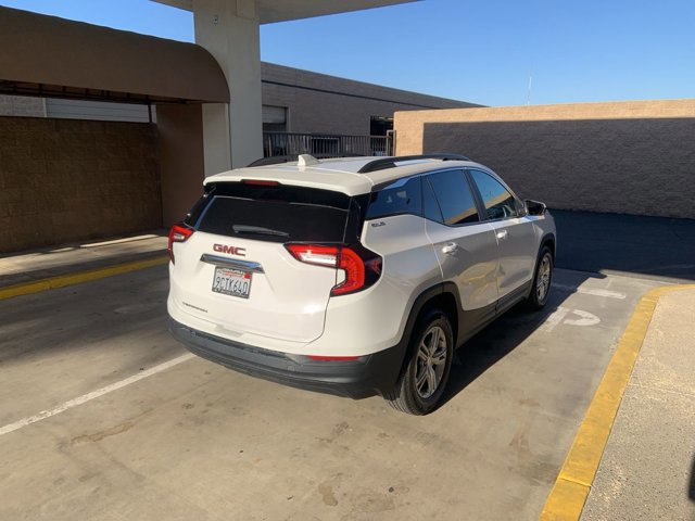 2022 Gmc Terrain SLE photo 4