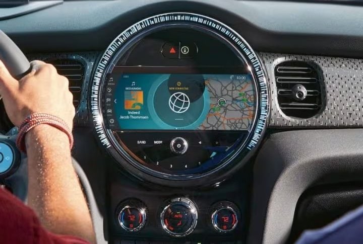 8.8-Inch Touchscreen Center Display