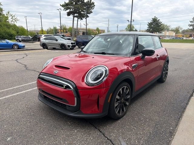 2024 MINI Hardtop Cooper SE's photo