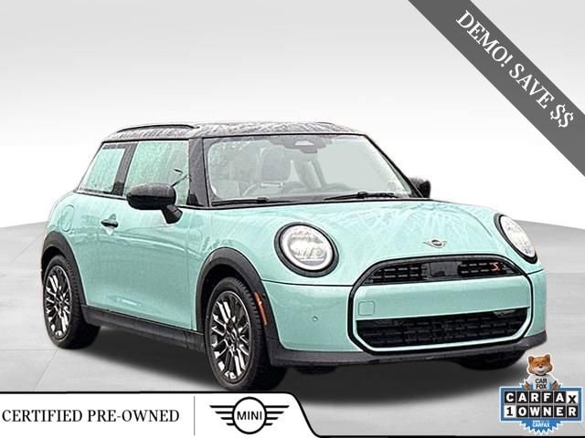 2025 MINI Hardtop 2 Door S's photo