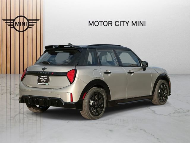 2026 Mini Cooper S Iconic photo 3