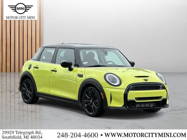 2023 MINI Hardtop 4 Door S's photo