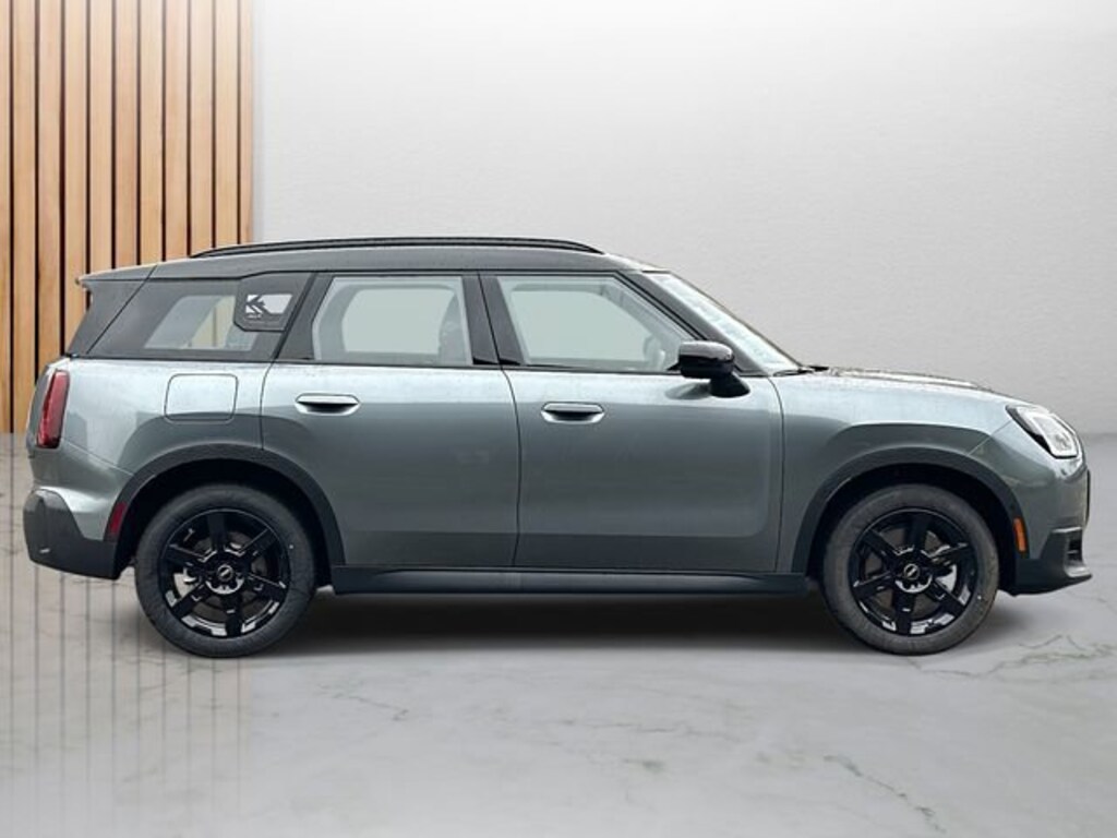New 2026 MINI Countryman Signature Plus SUV