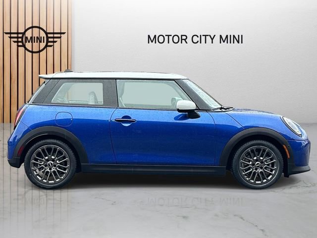 2025 Mini Cooper Signature photo 2