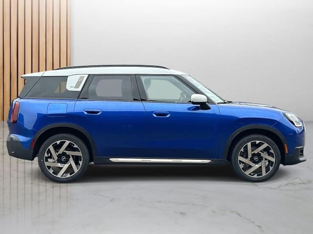 New 2026 MINI Countryman Iconic SUV
