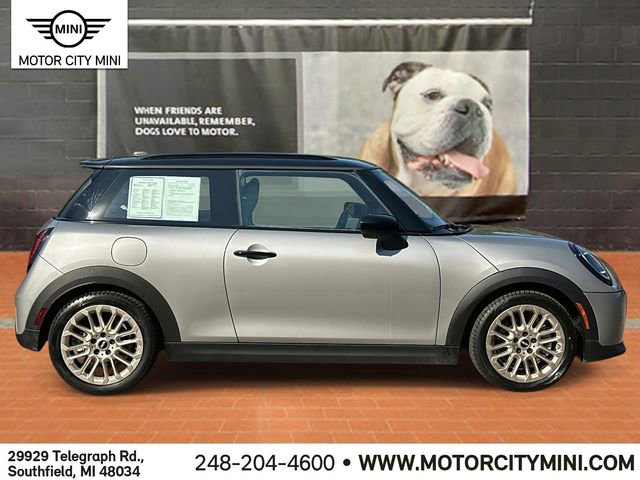 2025 Mini Cooper S Iconic photo 2