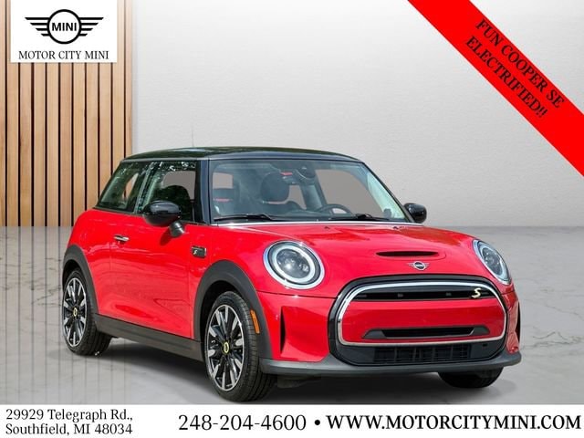2024 MINI Hardtop Cooper SE's photo