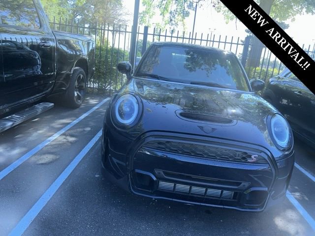 2023 Mini Cooper S Iconic photo 2